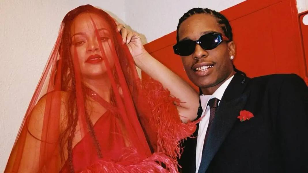 Rihanna Hayallerine Kavuştu! 3'üncüsünü Kucağına Aldı 6