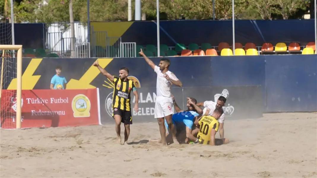 Alanya Plaj Futbolu Süper Finalleri'nde Rekor 4