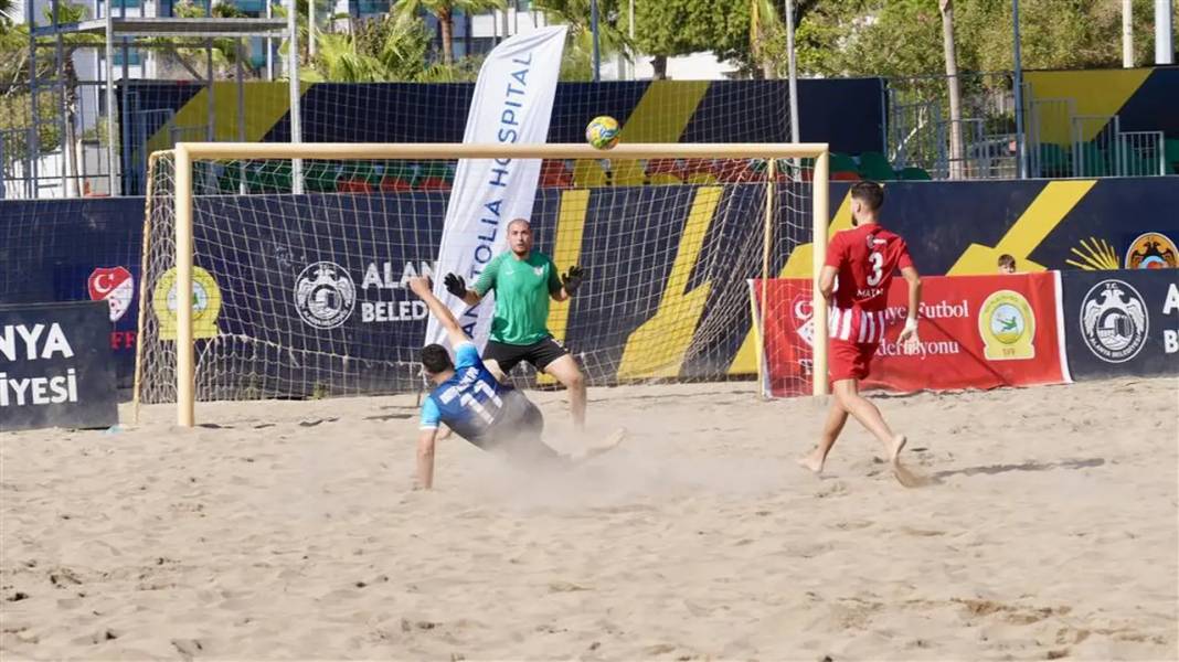 Alanya Plaj Futbolu Süper Finalleri'nde Rekor 9