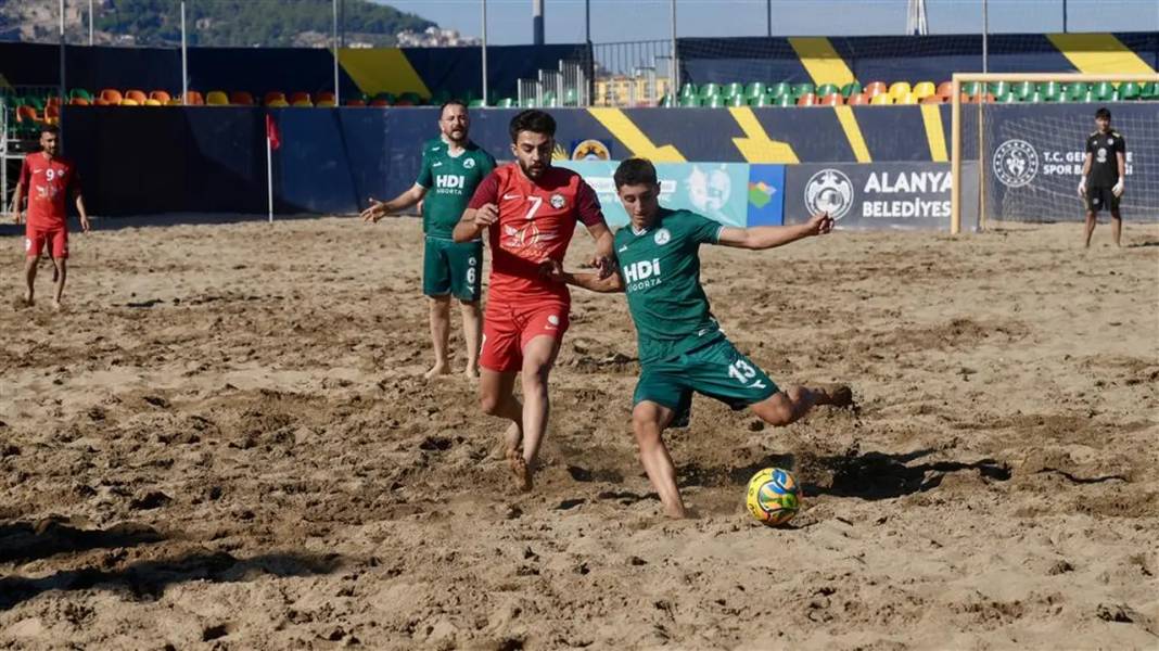 Alanya Plaj Futbolu Süper Finalleri'nde Rekor 6