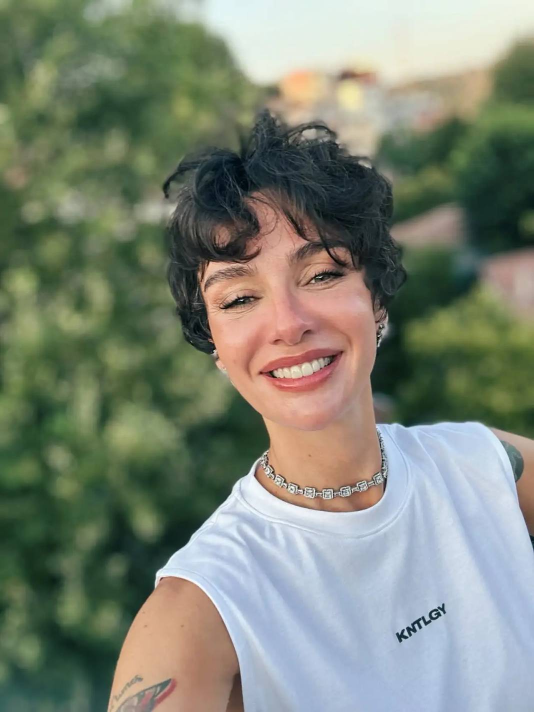 Ünlü Oyuncu Aldığı Ölüm Haberiyle Yıkıldı 5