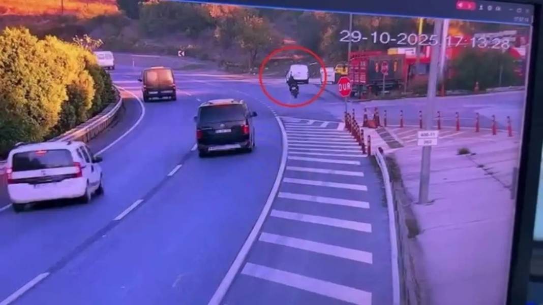 Manavgat’ta Zincirleme Kazaya Dönüşen O Anlar Kamerada! 7