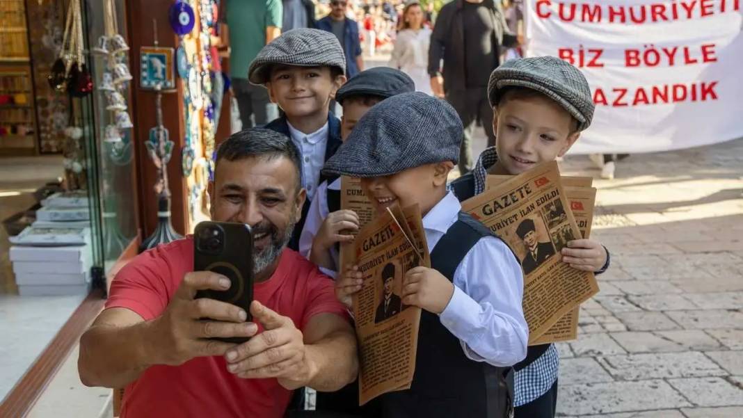 Antik Side’de Cumhuriyet Coşkusu Minik Ellerle Zirve Yaptı! 2