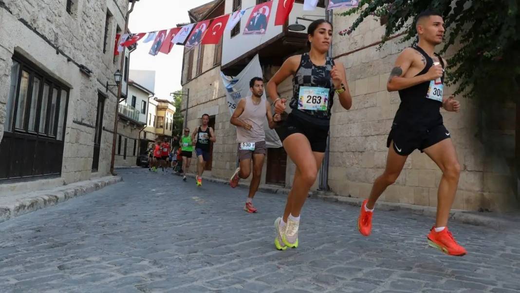 Mersin’de 12 Ülke, 432 Sporcu, 1 Maraton! Türk Rüzgarı Esti 4