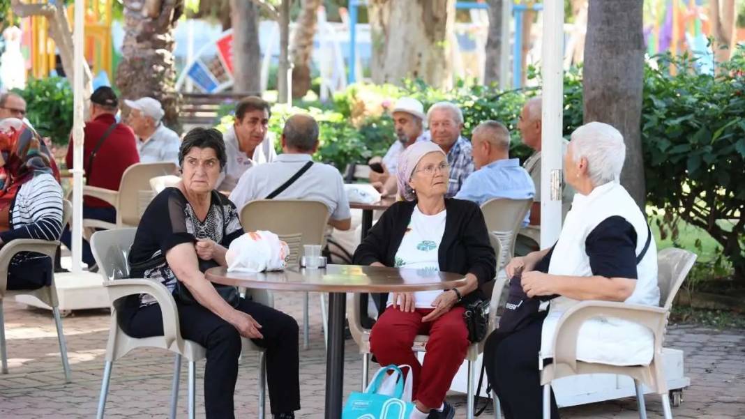 Alanya’ya Emekliler Kahvesi Geldi: Çay Ücretsiz, Sohbet Sınırsız! 1