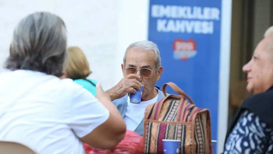 Alanya’ya Emekliler Kahvesi Geldi: Çay Ücretsiz, Sohbet Sınırsız! 7