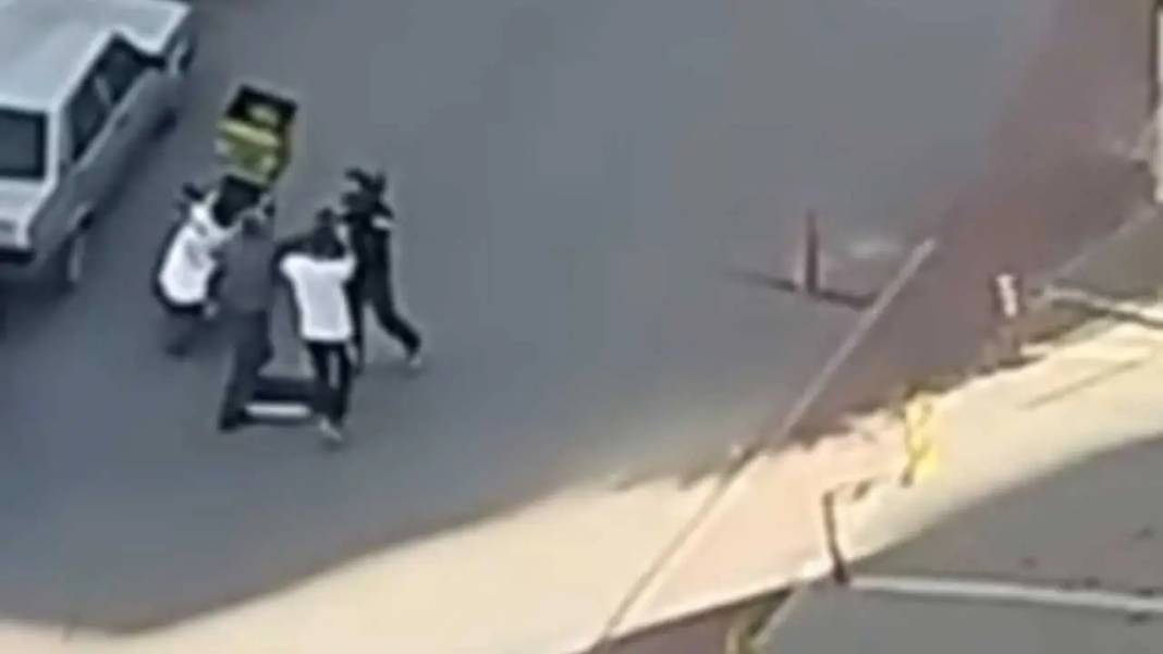 Adana’da Kuryeye Linç Girişimi Kameraya Yansıdı! 4