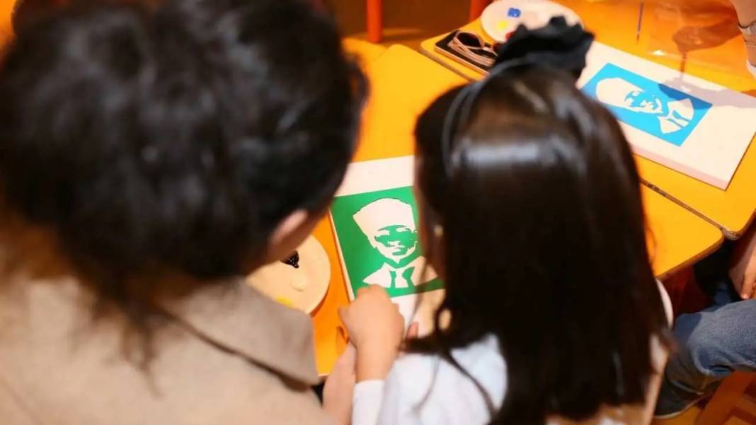 Kepez’de Minikler Atatürk’ün İzinde! Cumhuriyet Sanatla Kutlandı 2