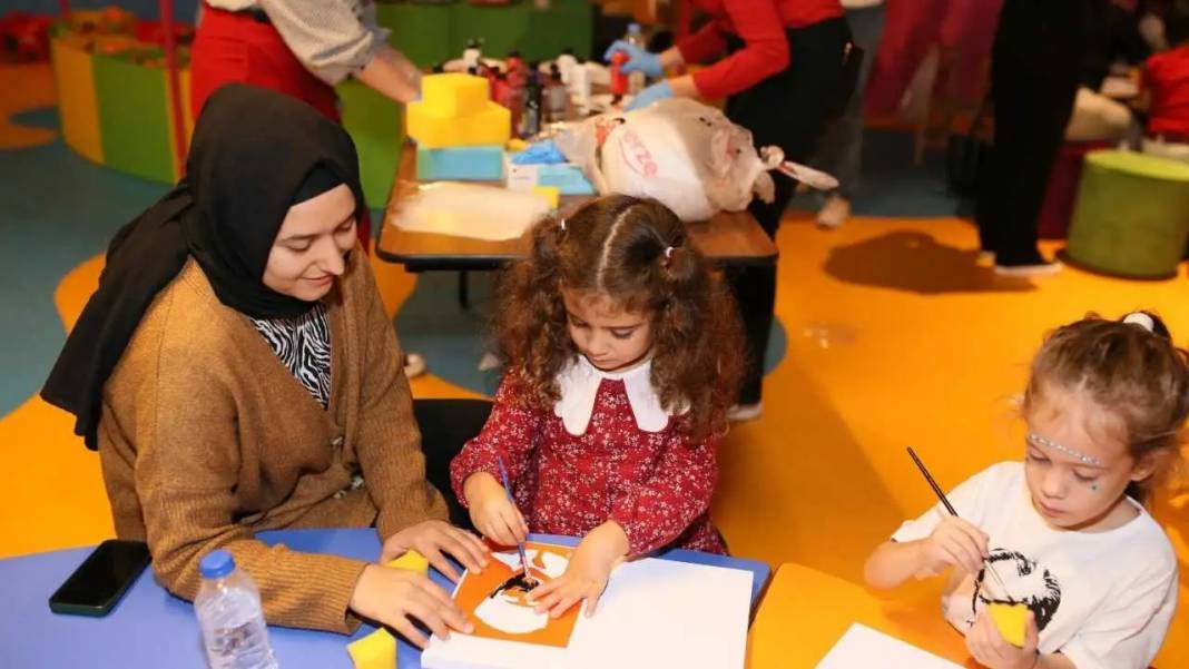 Kepez’de Minikler Atatürk’ün İzinde! Cumhuriyet Sanatla Kutlandı 3