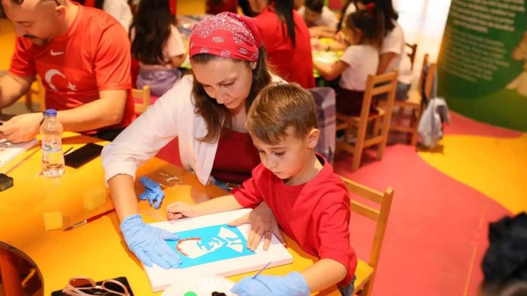 Kepez’de Minikler Atatürk’ün İzinde! Cumhuriyet Sanatla Kutlandı 5