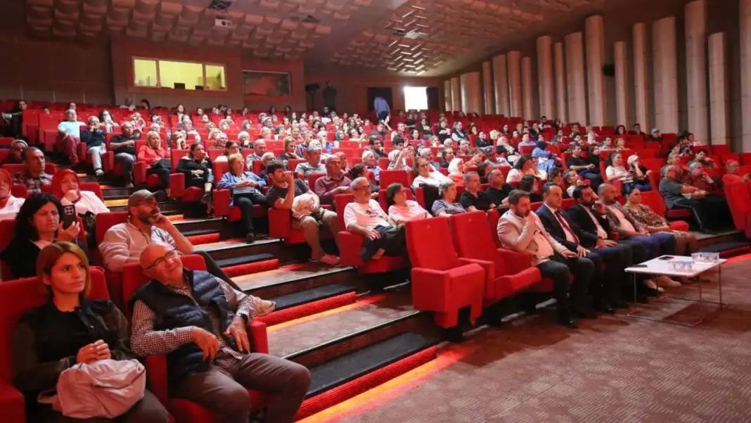 Kepez’de Cumhuriyet Gecesi Notalarla Duygulara Dokundu! 2