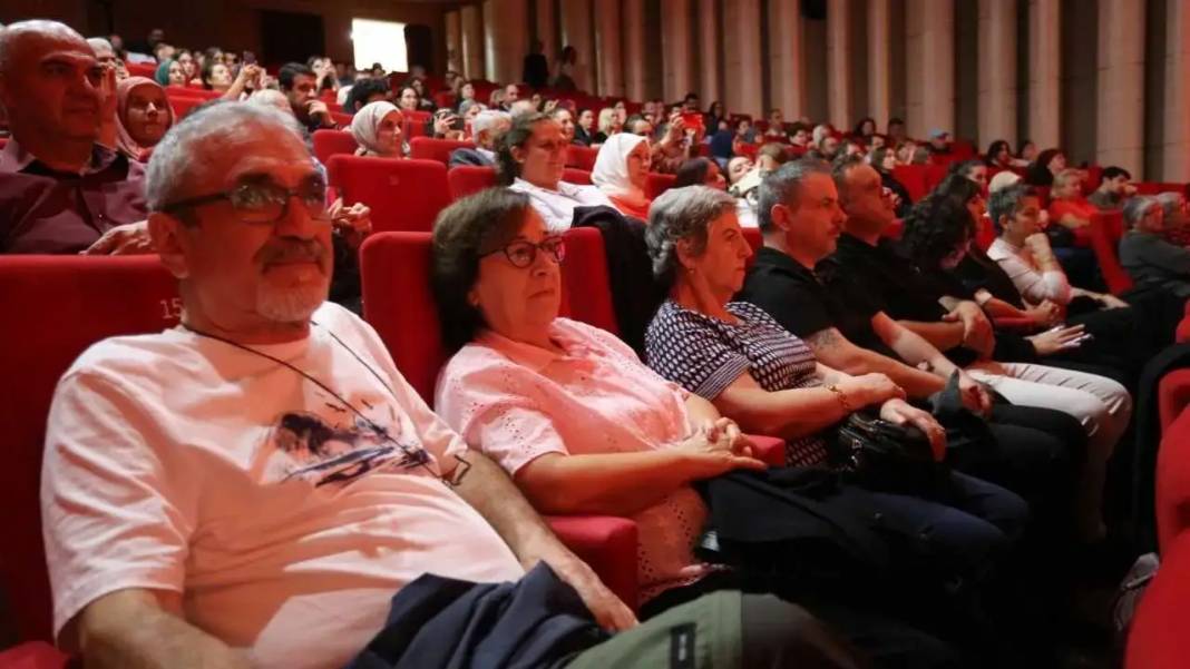 Kepez’de Cumhuriyet Gecesi Notalarla Duygulara Dokundu! 3