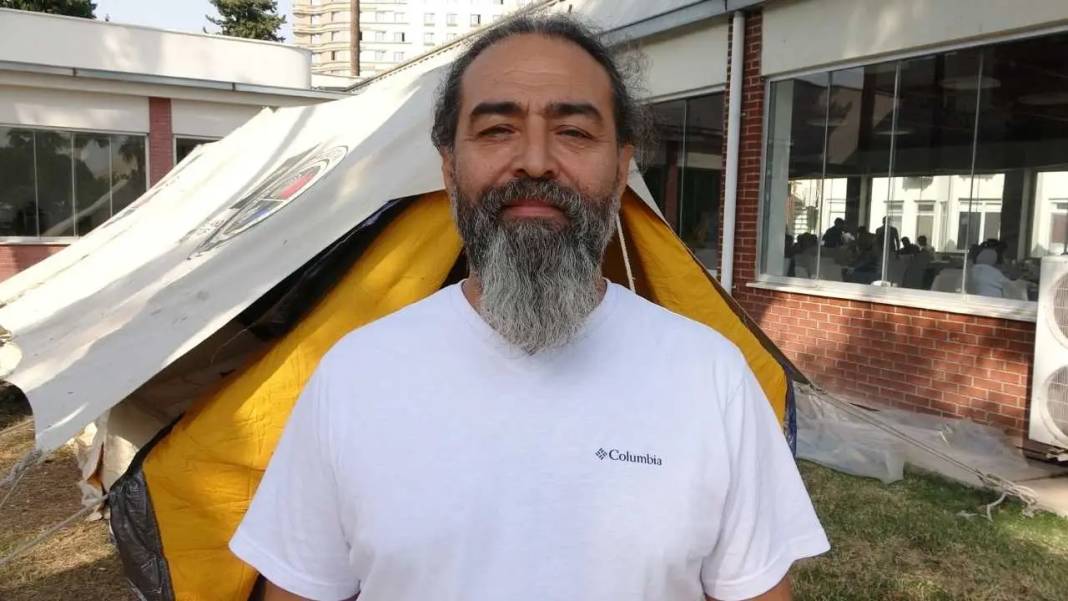 Mersin’de 16 Metrelik Dev Balinanın Kemikleri Tek Tek Birleştiriliyor! 4