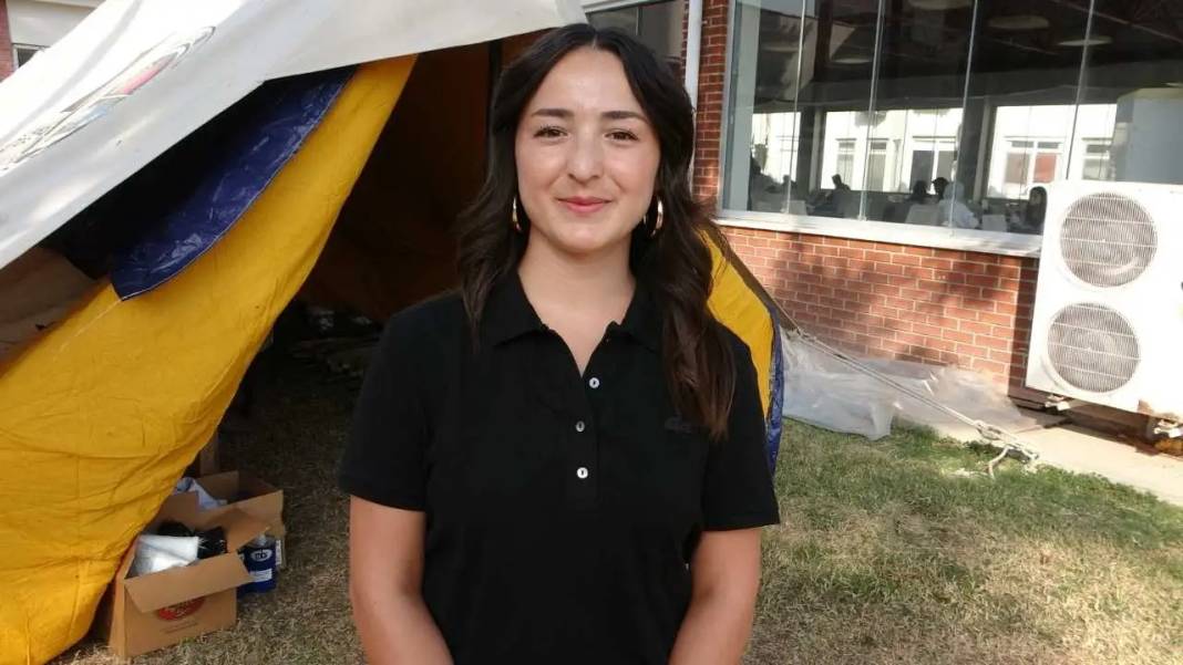 Mersin’de 16 Metrelik Dev Balinanın Kemikleri Tek Tek Birleştiriliyor! 7