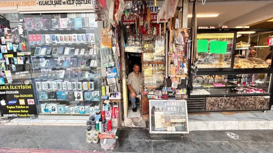 Hatay’da “Çakmak Doktoru”: 2 Metrekarelik Dükkanda 40 Yıllık Ustalık! 2