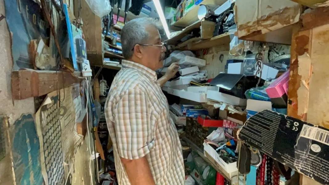 Hatay’da “Çakmak Doktoru”: 2 Metrekarelik Dükkanda 40 Yıllık Ustalık! 3