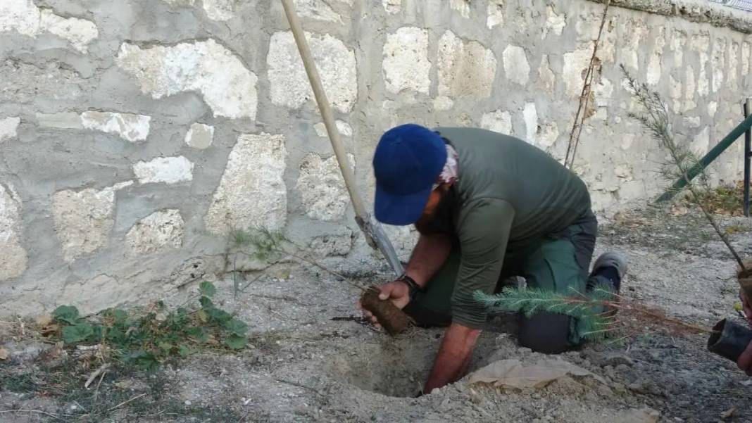 4 Yıllık Yolculukta 77. Durak: Özer’in Fidan Yolculuğu Burdur’da Sürüyor! 5