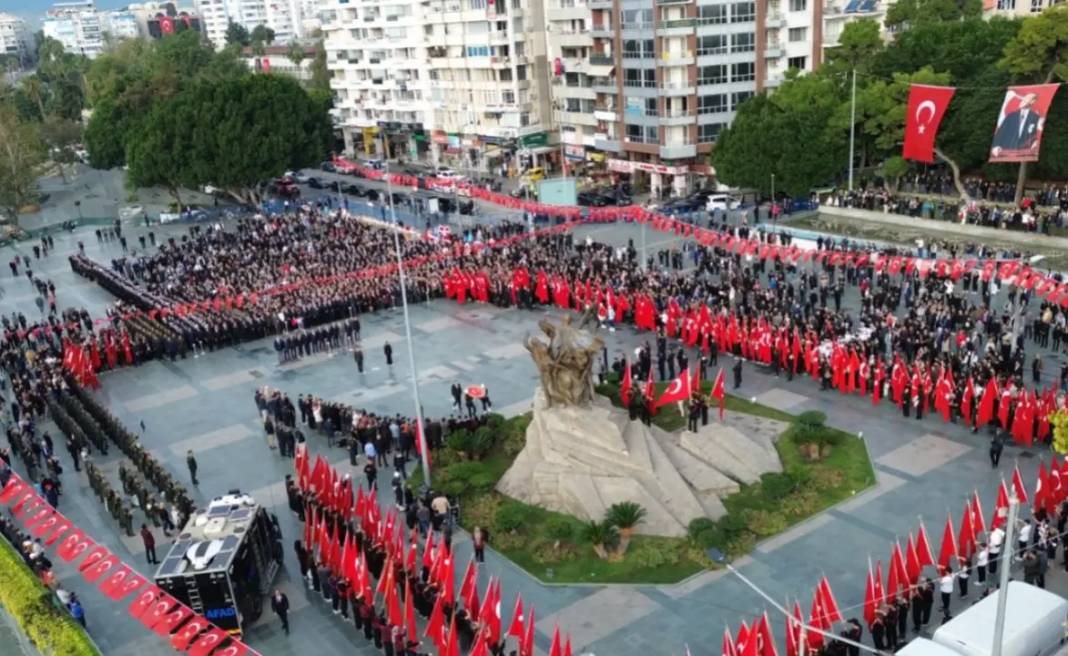 Atamıza Denizde, Karada Saygı Duruşu 10