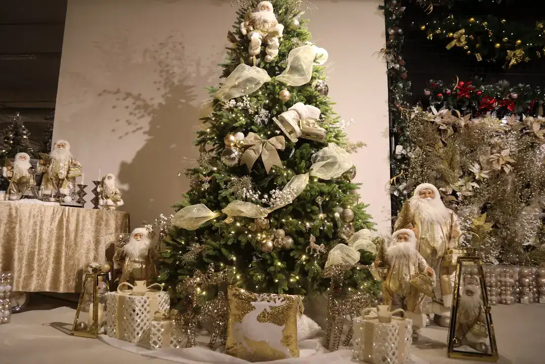 Antalya’da Yılbaşı Ağacı Fiyatları 70 Bin TL'ye Kadar Çıkıyor 1