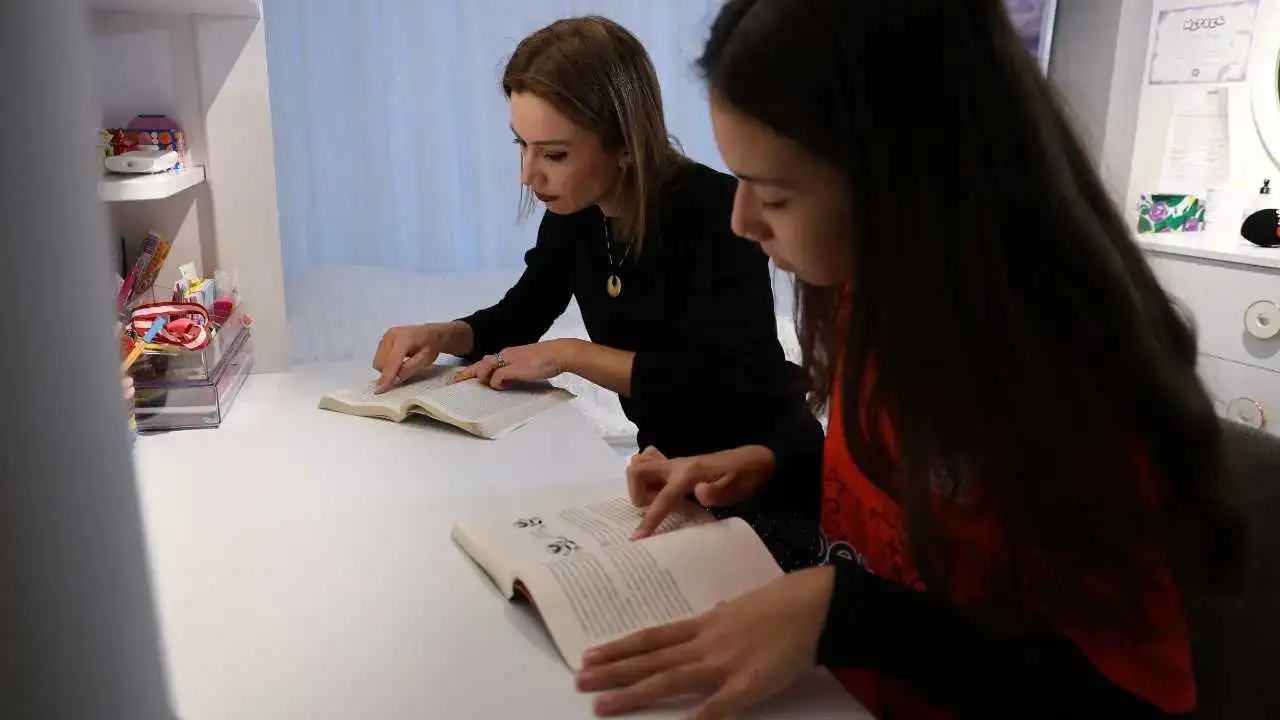 Adanalı Anne Kız Vietnam’dan Dünya Şampiyonu Olarak Döndü! 3