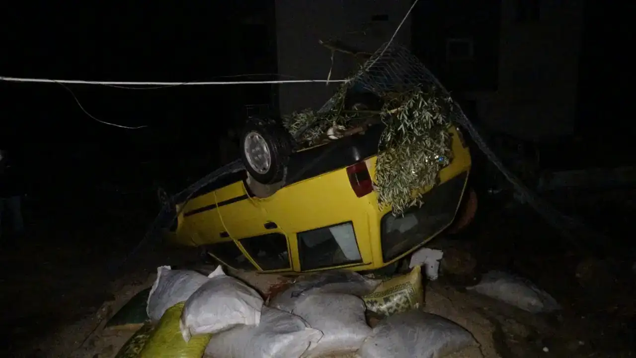 Manavgat’ta Hortum Mahalleleri Yıktı! 4