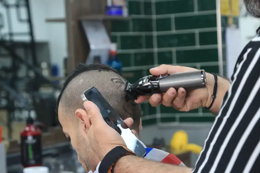 Antalya’da Berberden Saçlara İnci Taneleri Portresi 1