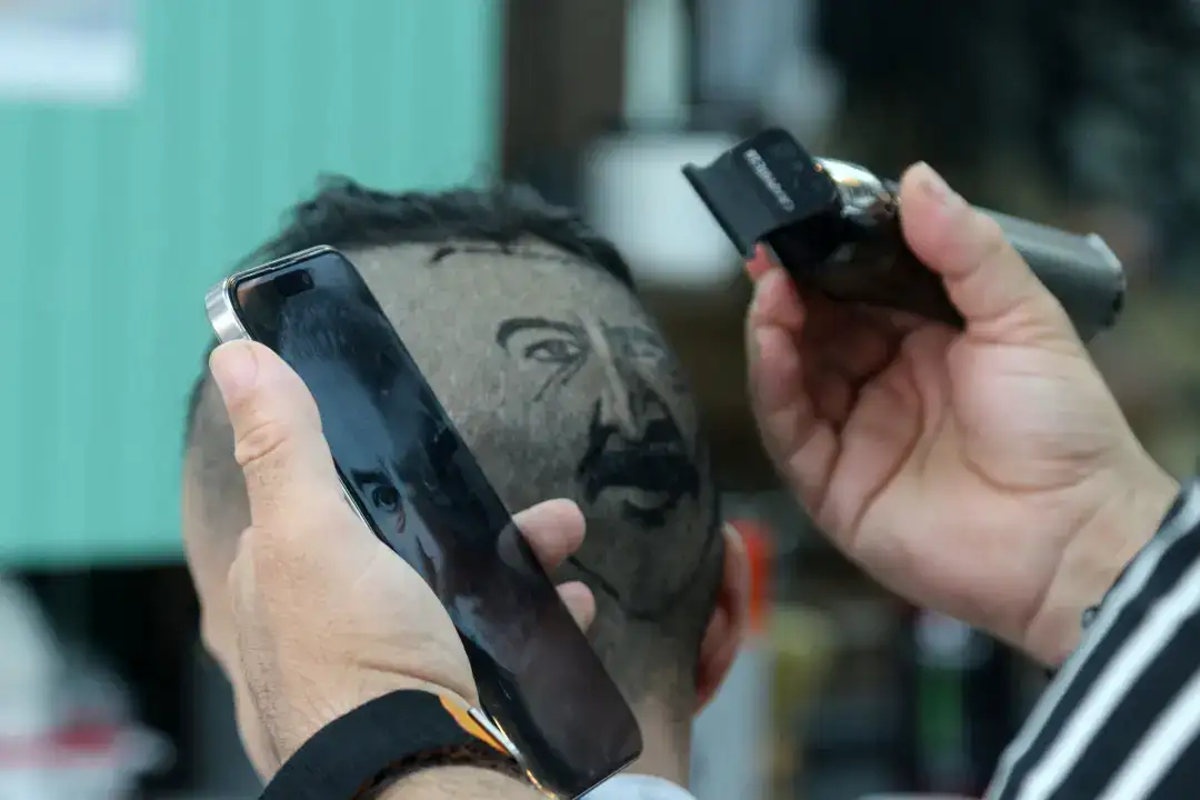 Antalya’da Berberden Saçlara İnci Taneleri Portresi 3