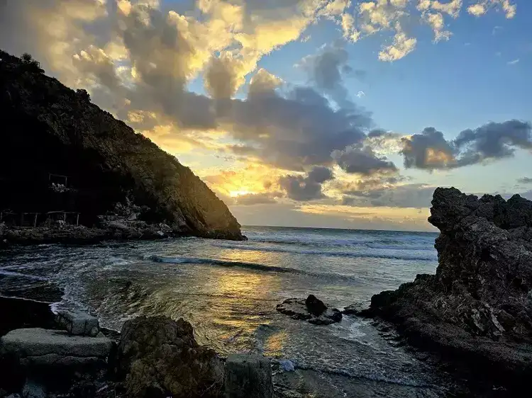 Hatay'da Büyüleyici Gün Batımı! Sahil Altın Rengine Boyandı 3