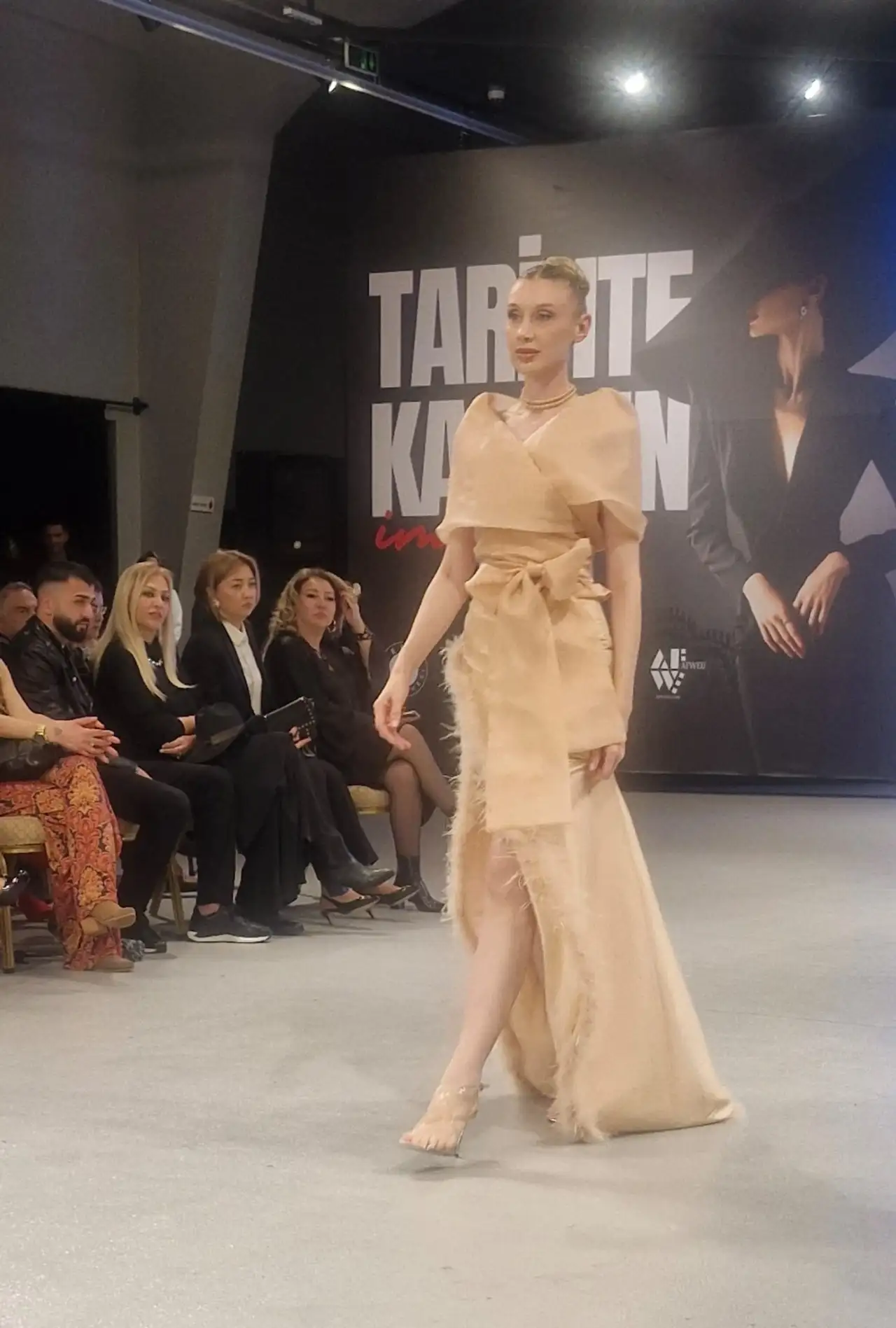 Antalya’da Şapkalı Kadınlar Cumhuriyet Ruhuyla Sahneye Çıktı 5