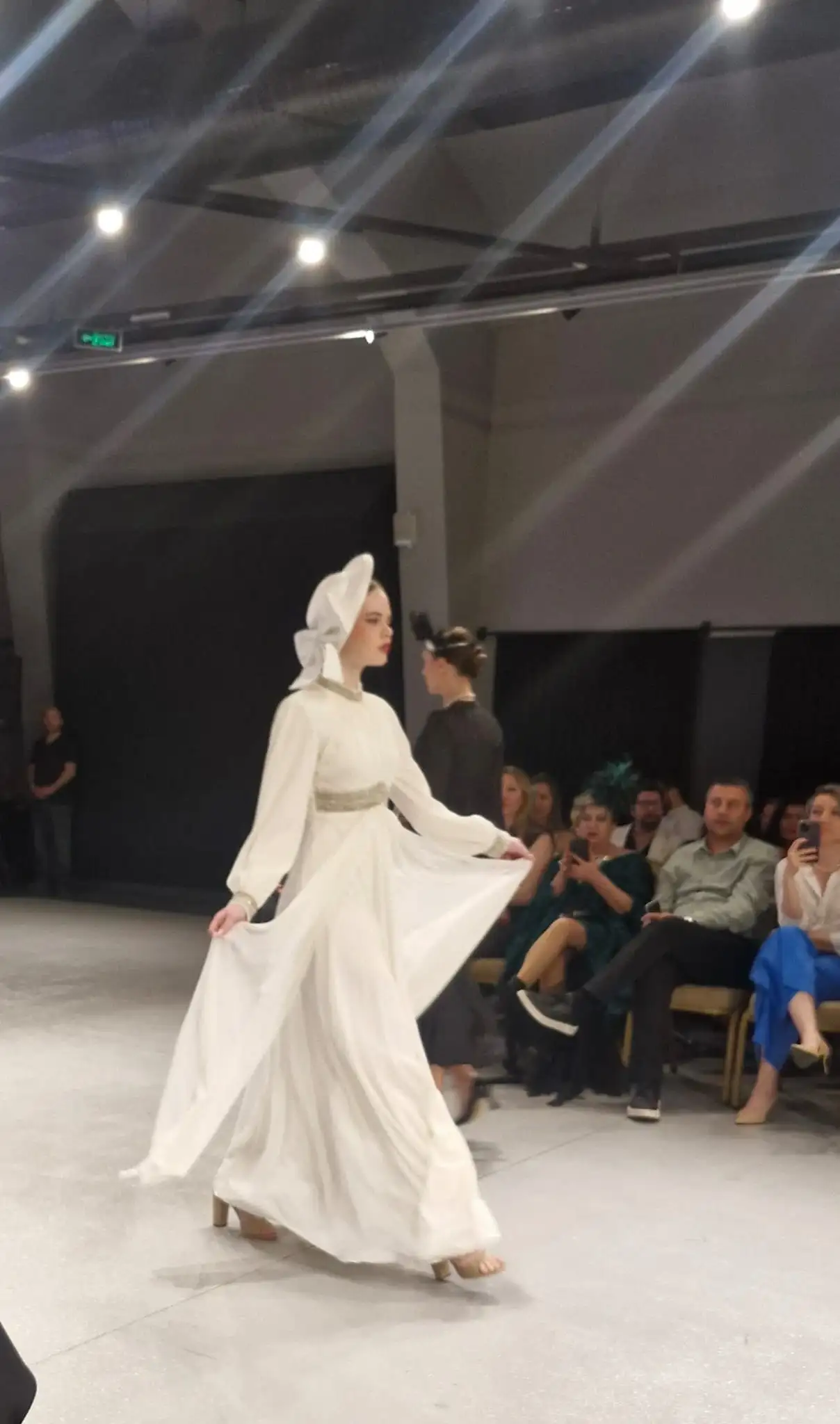 Antalya’da Şapkalı Kadınlar Cumhuriyet Ruhuyla Sahneye Çıktı 7