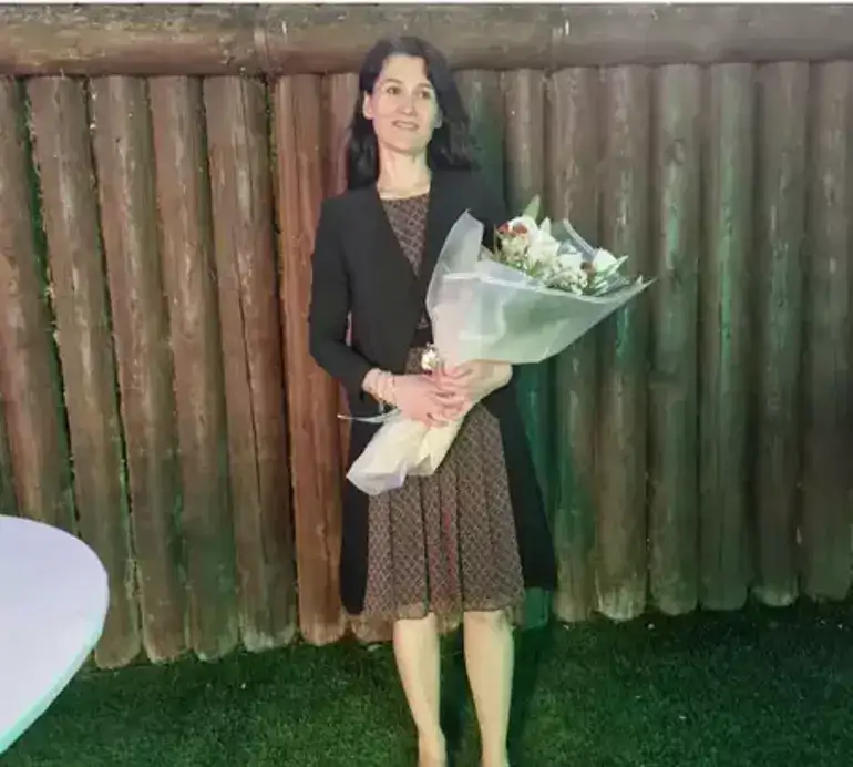 Okul bahçesinde kahreden veda: Fatma Nur öğretmen gözyaşlarıyla uğurlandı 1