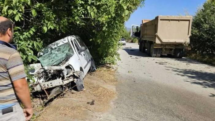 Burdur’da Otomobille Kamyonun Çarpıştığı Kaza Can Aldı