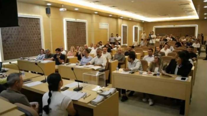 Manavgat Belediye Meclisi’nde Böcek'ten ve Kara’dan Dayanışma Mesajları