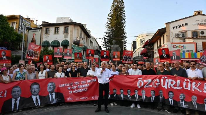 Antalya’da CHP’den Büyük Eylem! Tutuklu Başkanlar İçin Sokaklara Çıktılar