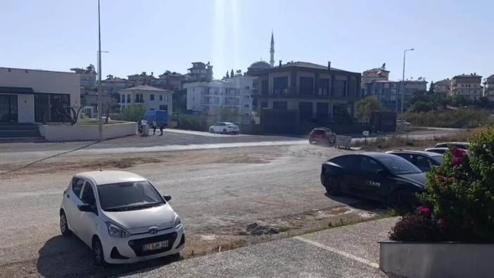 Manavgat’ta Kargo Aracı ile Otomobil Çarpıştı