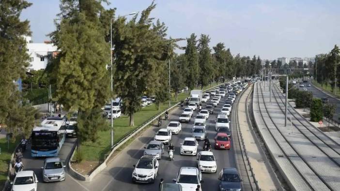 Antalya’da Okullar Trafik Kaosuyla Başladı