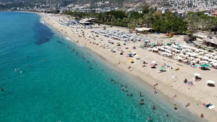 Alanya'da Yaz Bitmiyor! Sahiller Doldu Taştı