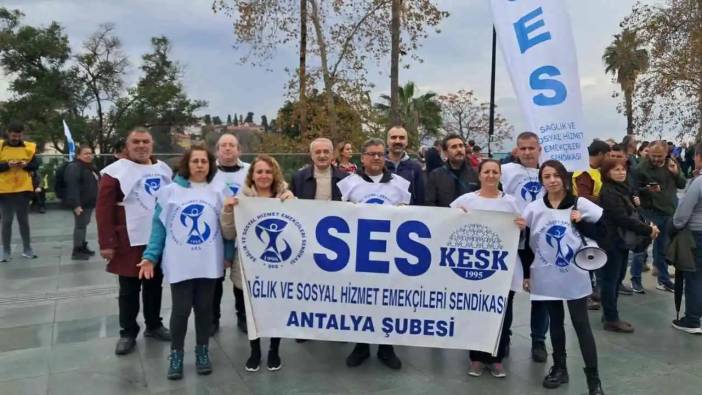 Antalya’da Sağlık Emekçileri Promosyon Hakkı İçin Ses Yükseltti