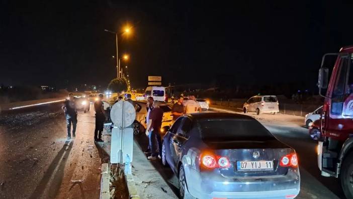 Belek’te Kazaya Hasta Nakil Aracı da Karıştı: 3 Yaralı