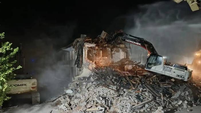 Yıkım Kararı Alınan Antalya Arkeoloji Müzesi Gece Saatlerinde Yıkıldı