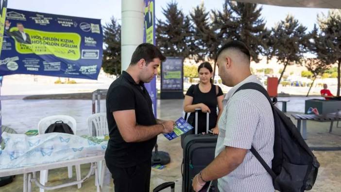 Mersin’e Yeni Gelen Üniversite Öğrencileri İçin Hizmet Standı Kuruldu