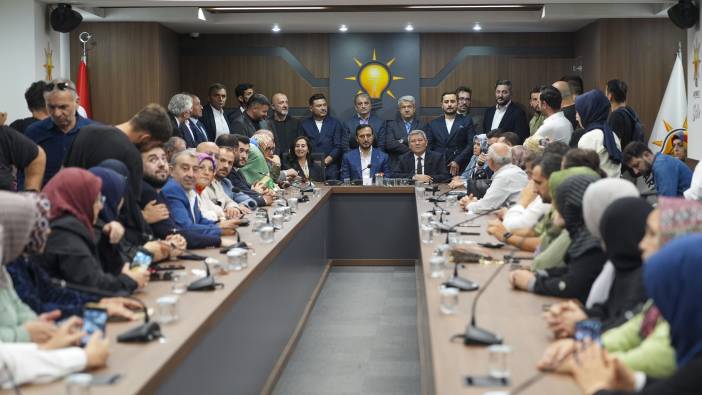 Erdoğan rozetini taktı, Gürzel AKP’ye geçti: “Seve seve kabul ettim” dedi