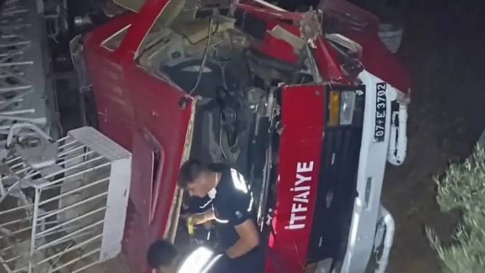 Alanya’da Orman Yangınında İtfaiye Aracı Devrildi