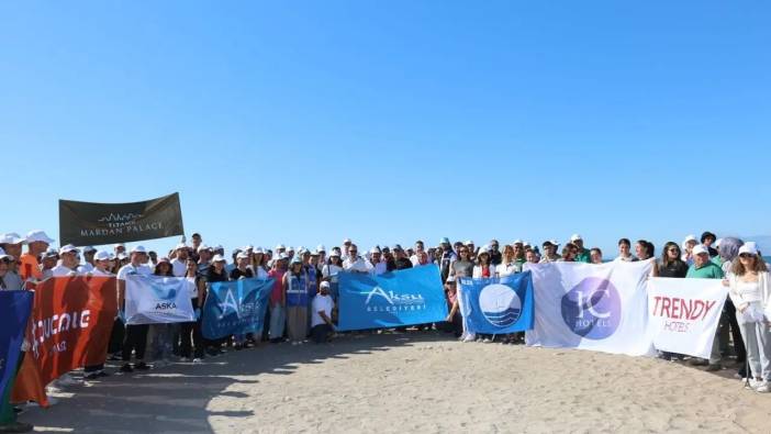 Aksu Kumköy Sahili’nden 6,5 Ton Çöp Çıktı!