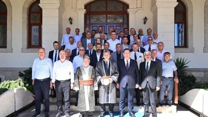 Antalya’da Zamanın Ustası Yılın Ahisi Seçildi! Vali Şahin de Ahi Kaftanı Giydi