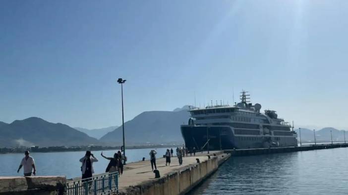 107 Yolcu Taşıyan Kruvaziyer Gemisi Alanya’ya Geldi