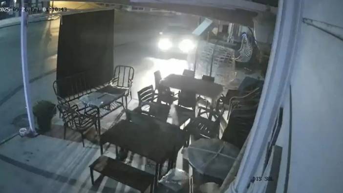 Serik’te Kontrolden Çıkan Araç İş Yerinin Önüne Daldı