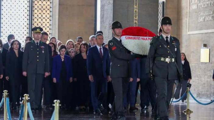 CHP’nin Yeni Kadrosu Atatürk’ün Huzurunda Yemin Etti!