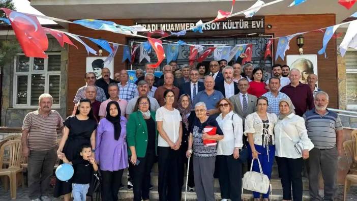 Antalya'da 91 Yaşında İYİ Parti’ye Katıldı, Salon Alkışlarla Yankılandı