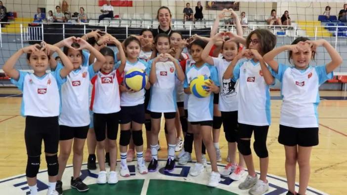 Kepez’de Çocuklar Kış Spor Okullarıyla Sahaya İniyor